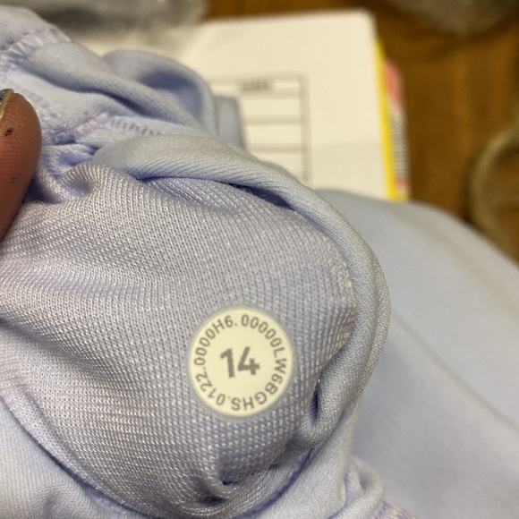 4005- Lululemon Align High-Rise Crop 21"
Pastel Blue - Picture 5 of 5